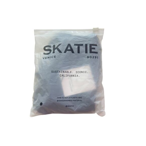 NWT Skatie Annie Swim Bikini Top M Black Removable Adjustable Straps USA - Picture 3 of 5